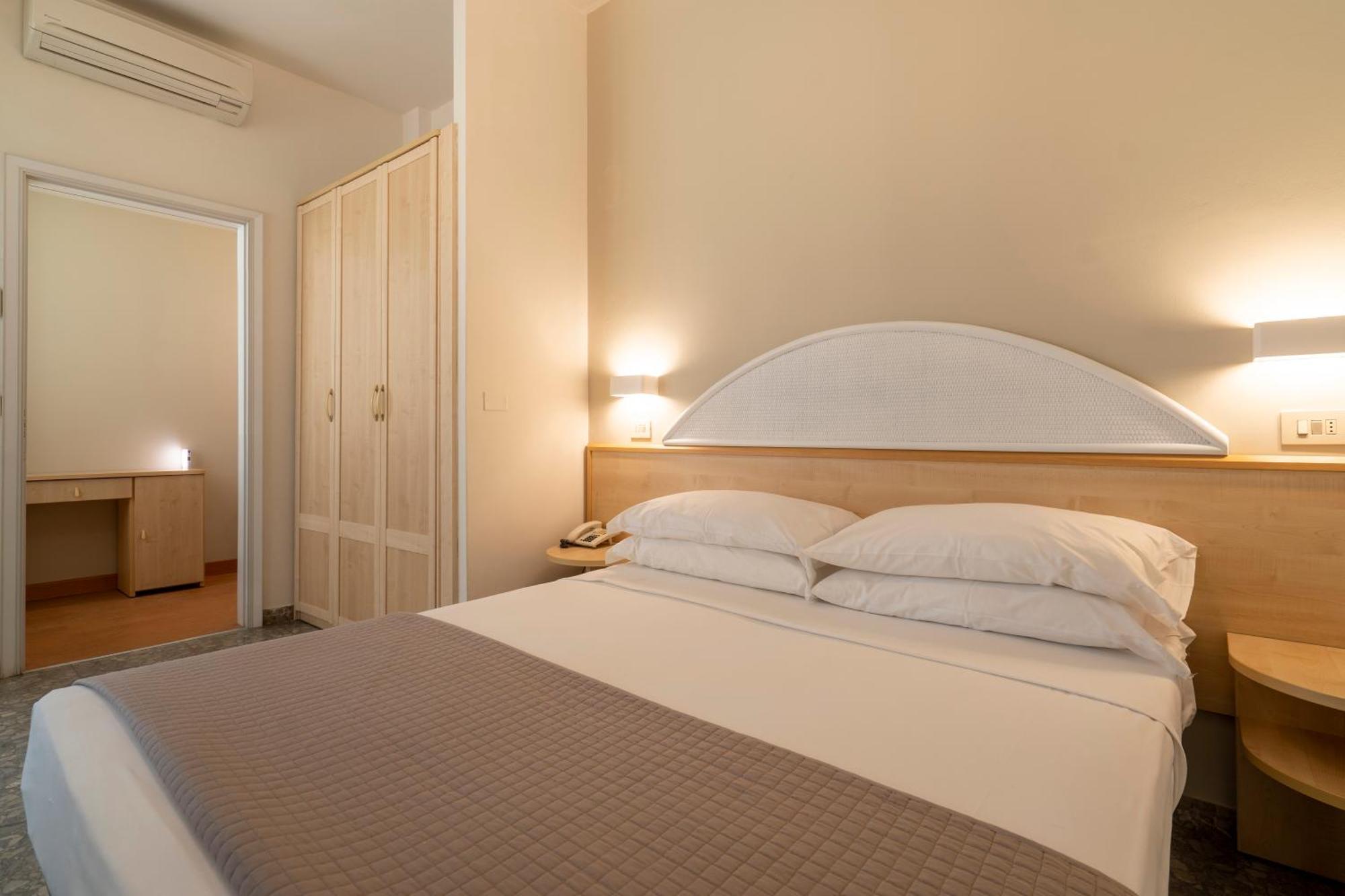 Hotel Constellation Rimini Eksteriør billede